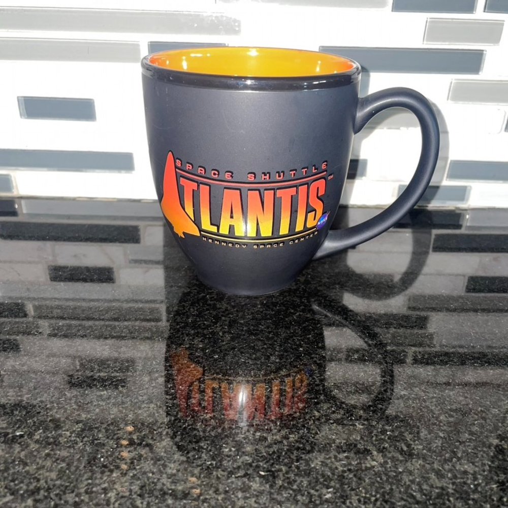 NASA Atlantis Space Shuttle Mug
